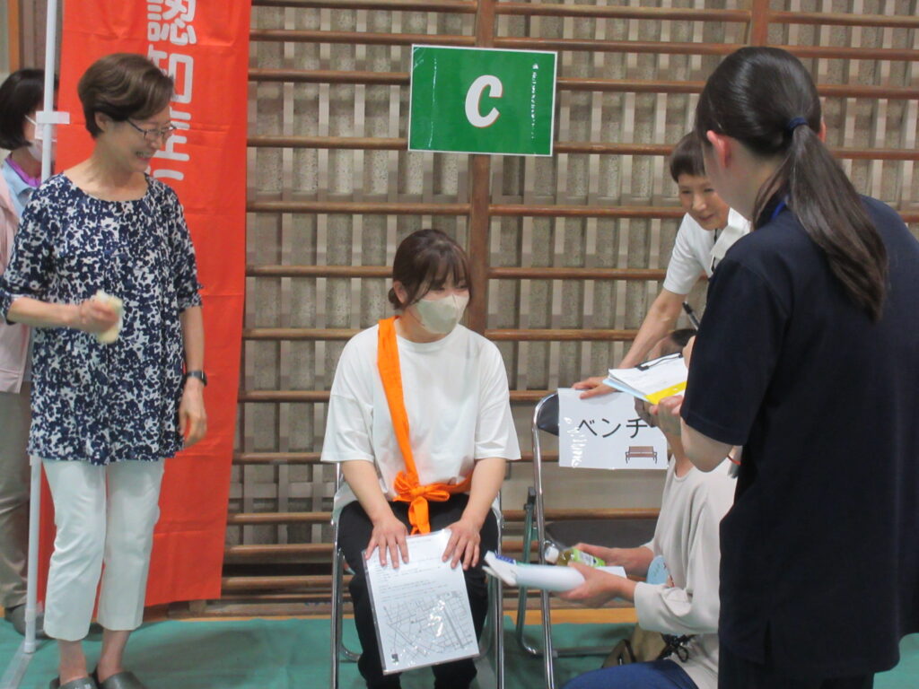 認知症ひとり歩き高齢者声かけ訓練1