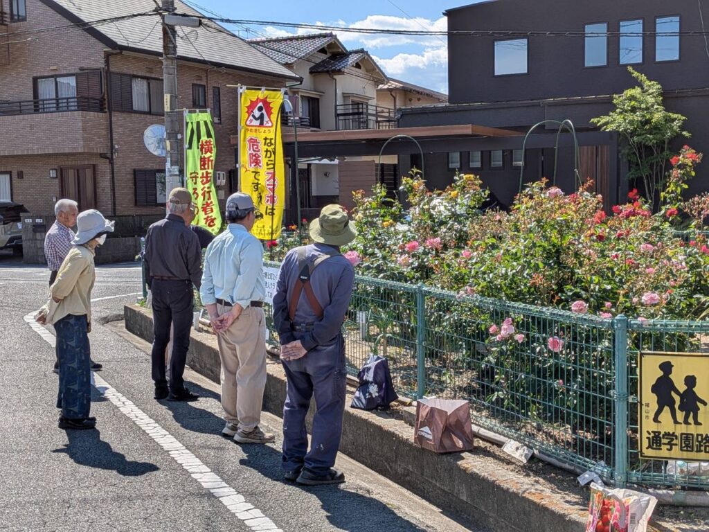 むつみ会さばら花壇コンクールの審査1