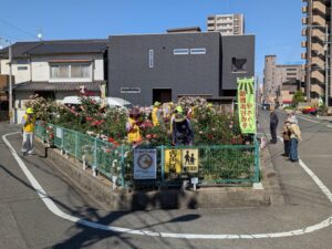 むつみ会さばら花壇コンクールの審査3